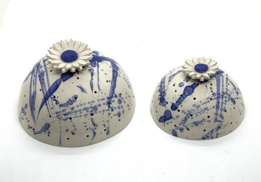 Demi sphère fleur bleue