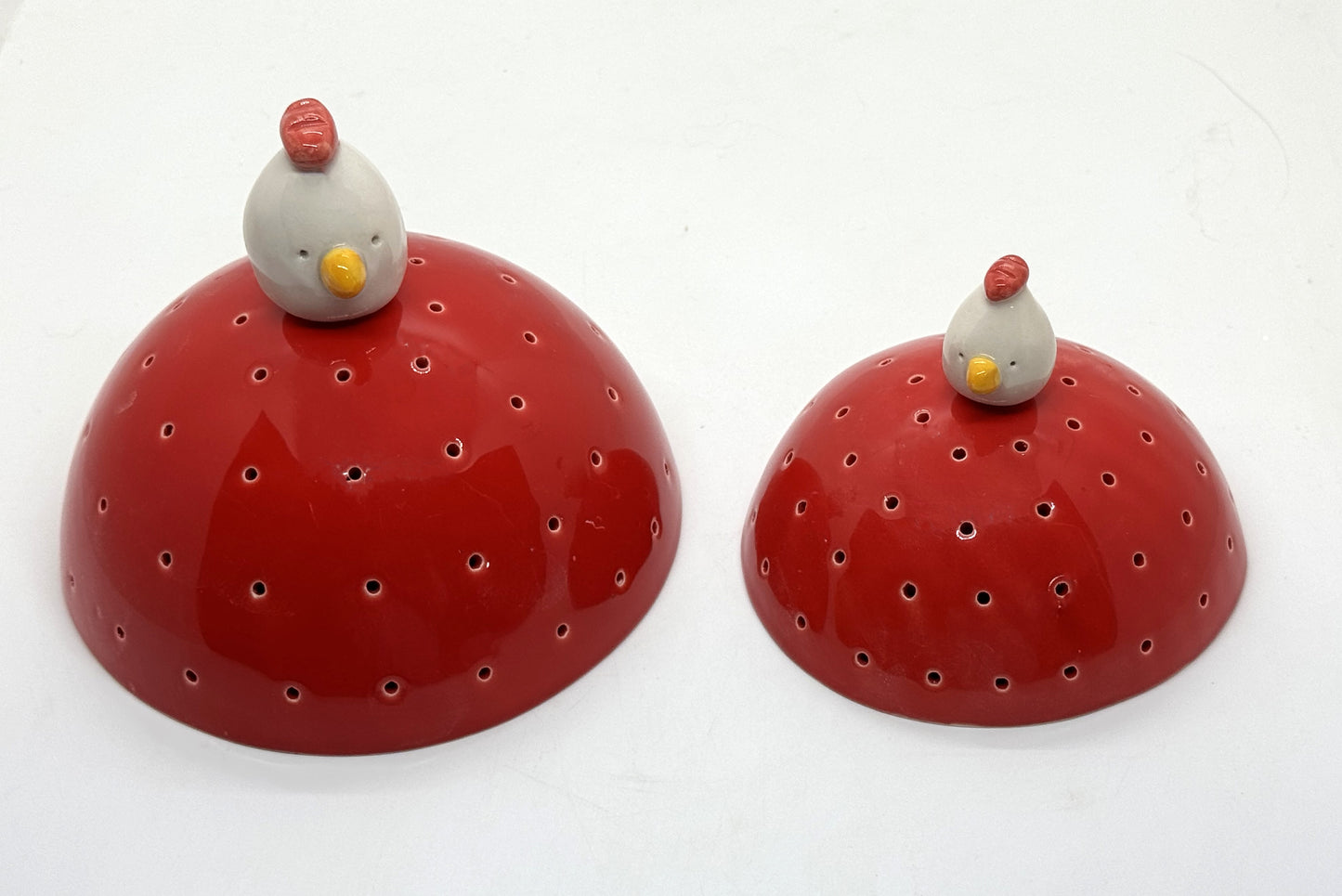 Demi sphère rouge poule